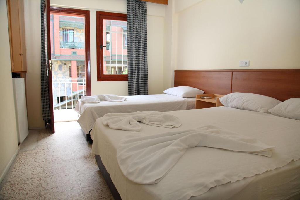 Tug Hotel Kusadası Extérieur photo